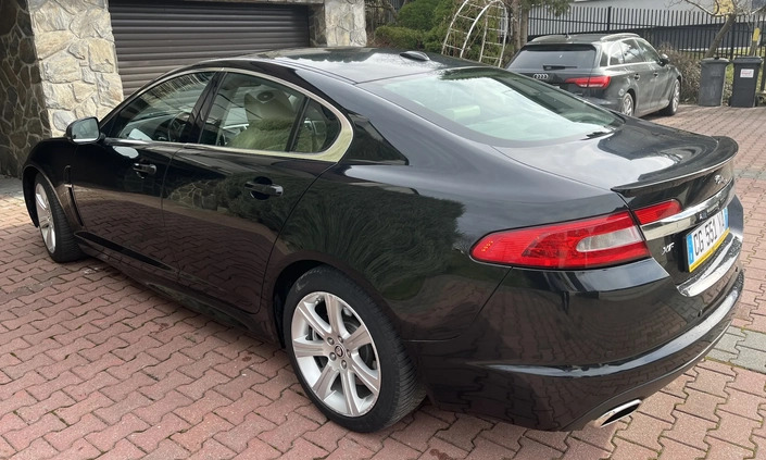 Jaguar XF cena 42000 przebieg: 198000, rok produkcji 2010 z Nysa małe 67